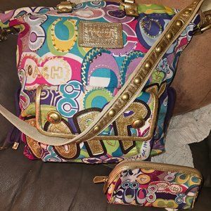 COACH Poppy Graffiti spotlight and matching makeup case